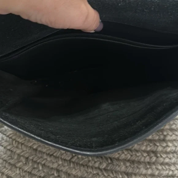 Coach Willis black bag. Lovely bag. Well taken care of. Stored in tote. - Picture 3 of 7